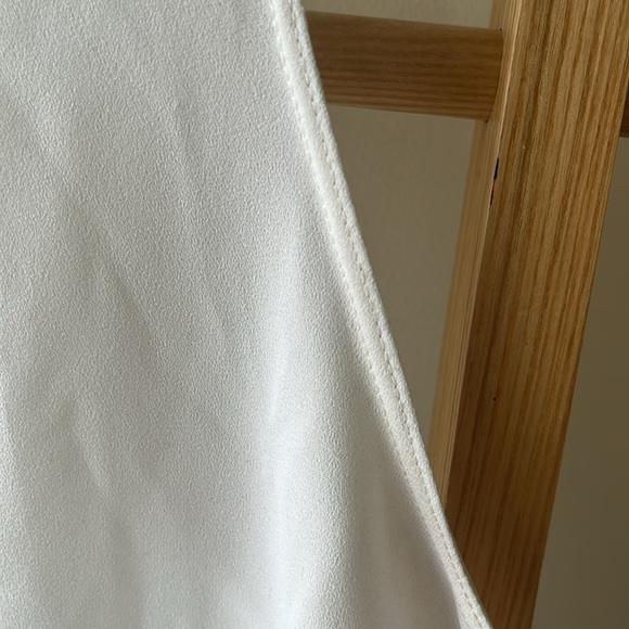 White sleeveless top - Picture 5 of 5